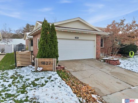 Photo of 1827 Normandy Lane, Lincoln, NE 68512 (MLS # 22534539)