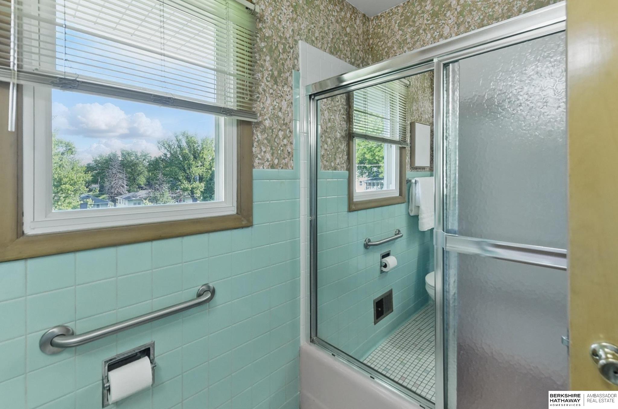 Omaha, Nebraska 68105, United States, 3 Bedrooms Bedrooms, ,2 BathroomsBathrooms,Residential,Pending,136922