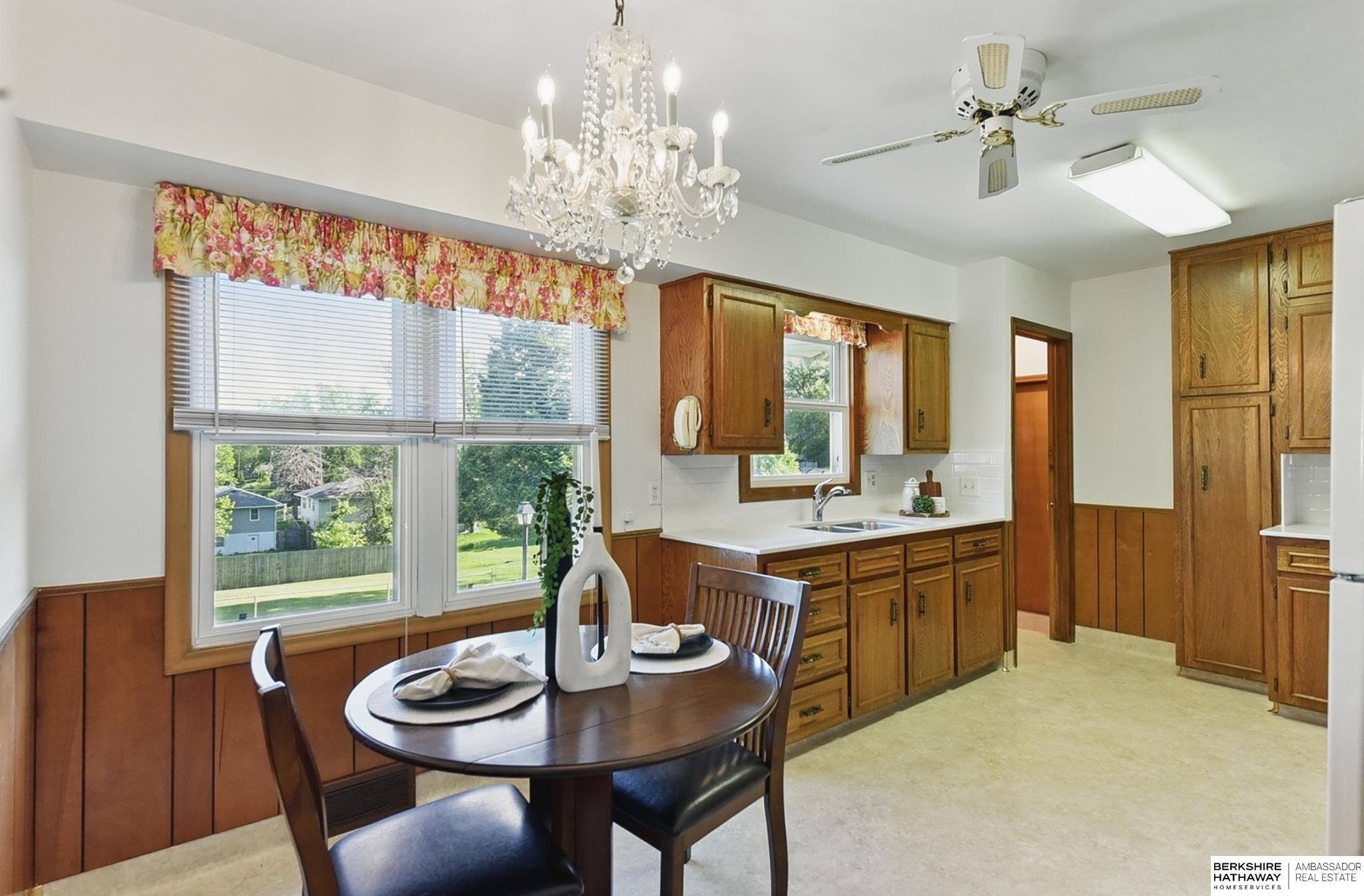 Omaha, Nebraska 68105, United States, 3 Bedrooms Bedrooms, ,2 BathroomsBathrooms,Residential,Pending,136922