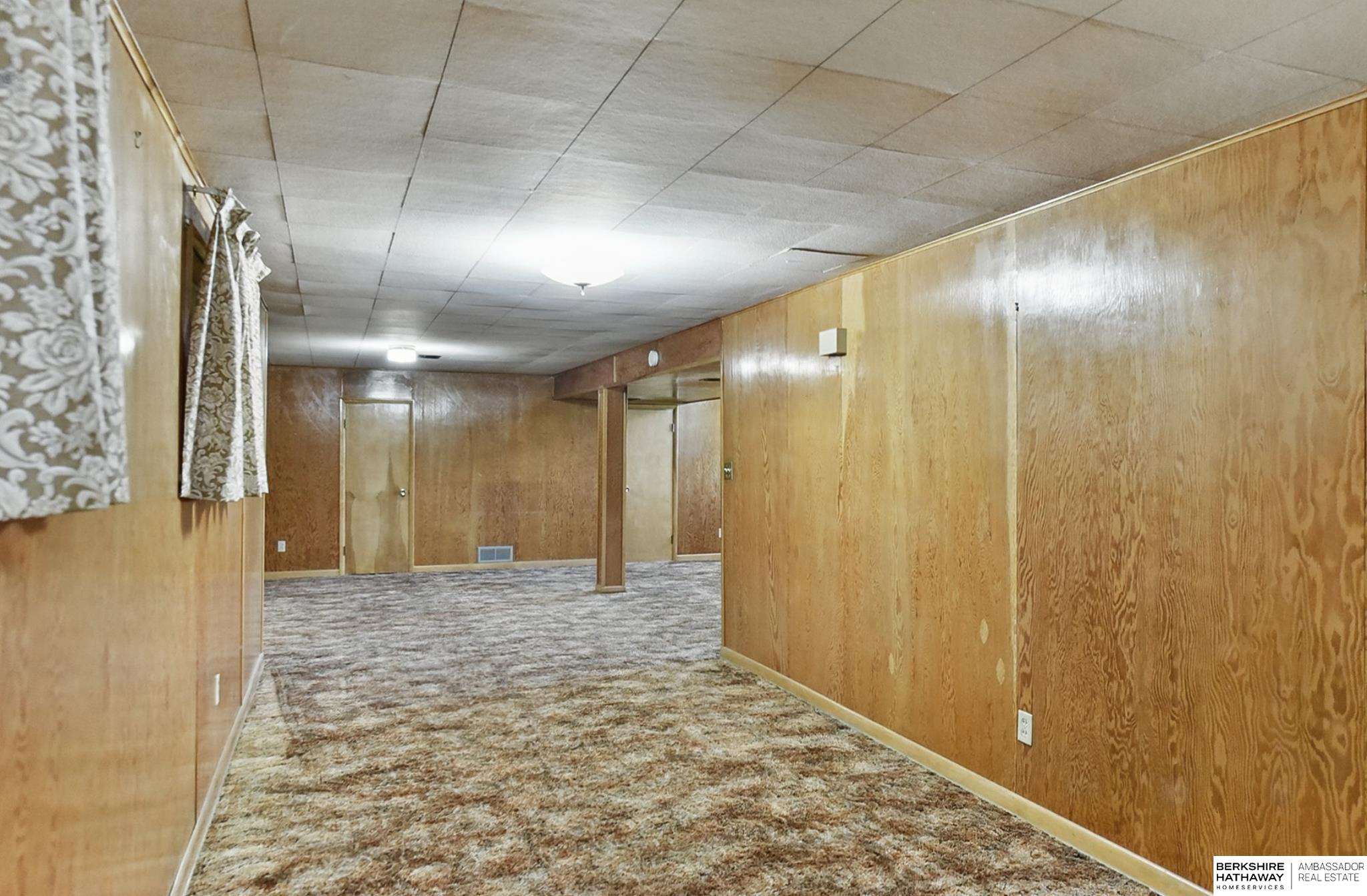 Omaha, Nebraska 68105, United States, 3 Bedrooms Bedrooms, ,2 BathroomsBathrooms,Residential,Pending,136922