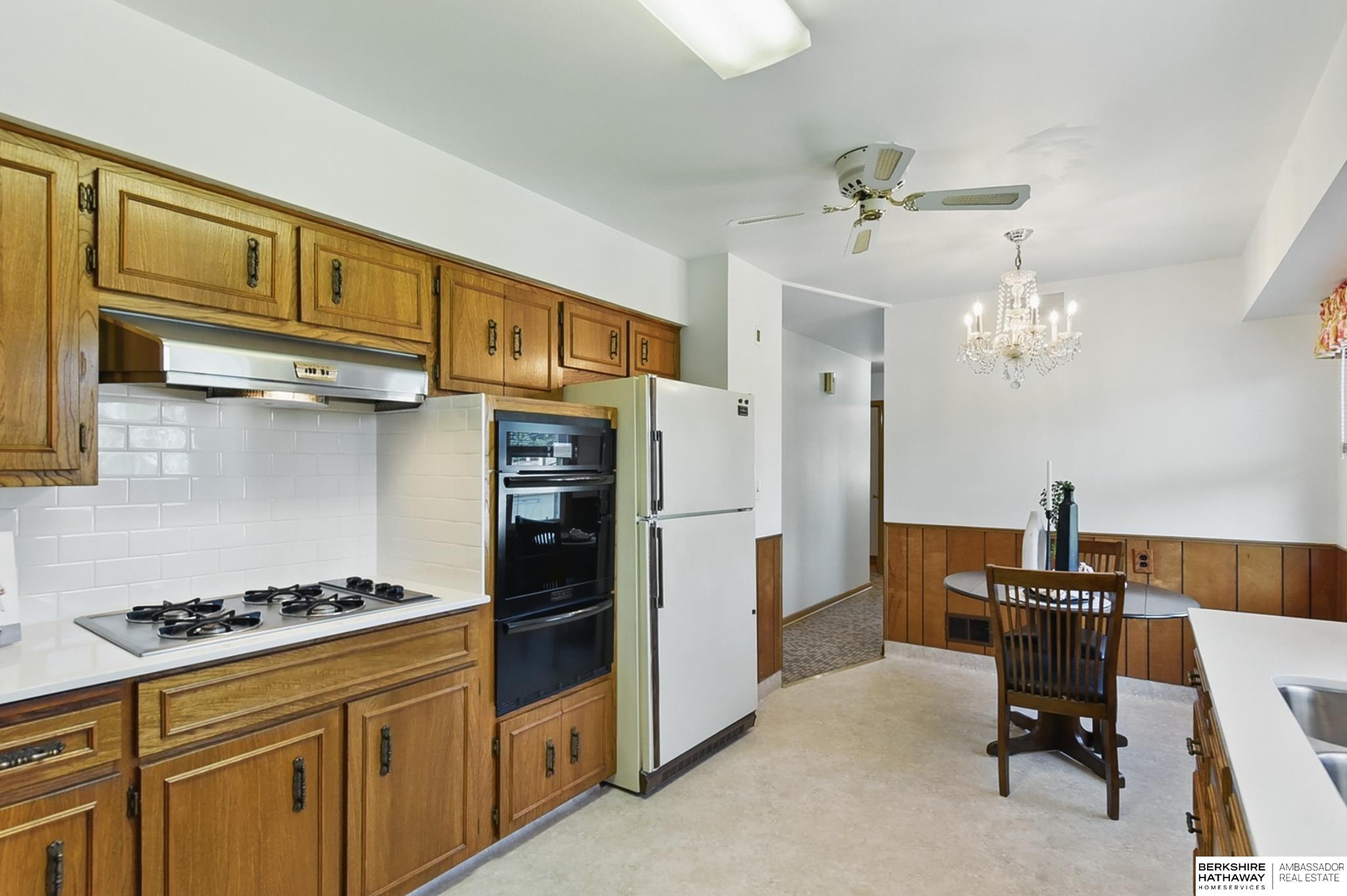 Omaha, Nebraska 68105, United States, 3 Bedrooms Bedrooms, ,2 BathroomsBathrooms,Residential,Pending,136922