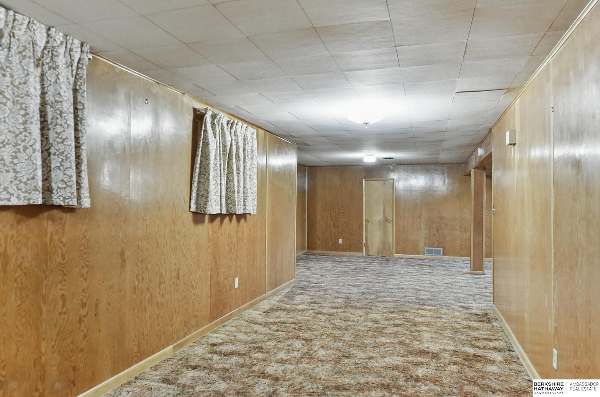 Omaha, Nebraska 68105, United States, 3 Bedrooms Bedrooms, ,2 BathroomsBathrooms,Residential,Pending,136922