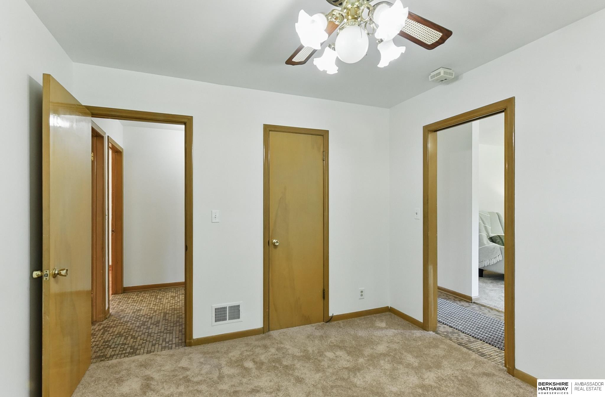 Omaha, Nebraska 68105, United States, 3 Bedrooms Bedrooms, ,2 BathroomsBathrooms,Residential,Pending,136922