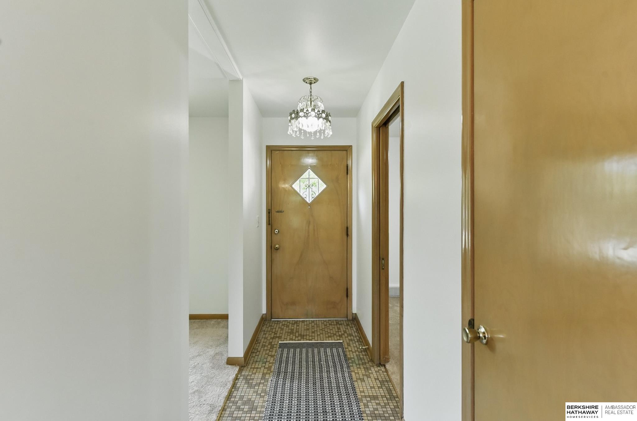 Omaha, Nebraska 68105, United States, 3 Bedrooms Bedrooms, ,2 BathroomsBathrooms,Residential,Pending,136922