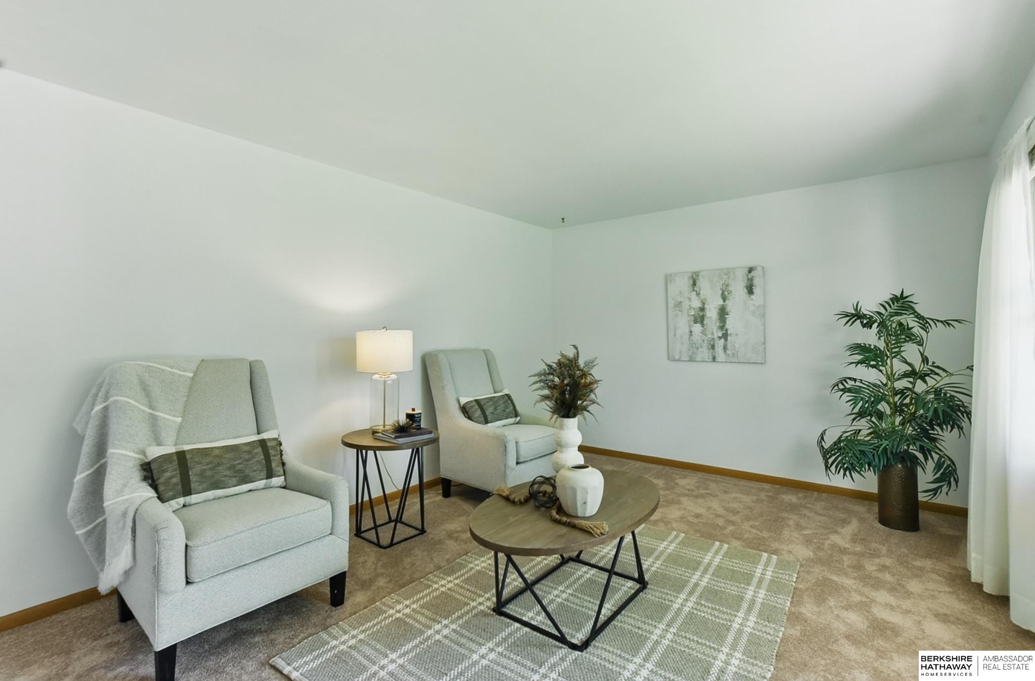 Omaha, Nebraska 68105, United States, 3 Bedrooms Bedrooms, ,2 BathroomsBathrooms,Residential,Pending,136922