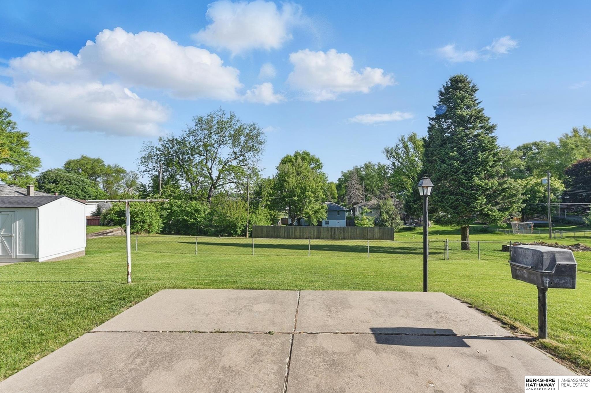 Omaha, Nebraska 68105, United States, 3 Bedrooms Bedrooms, ,2 BathroomsBathrooms,Residential,Pending,136922