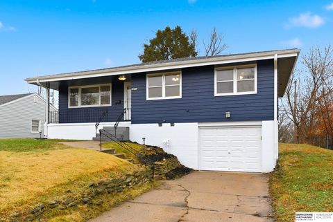 Photo of 4851 Browne Street, Omaha, NE 68104 (MLS # 22533290)