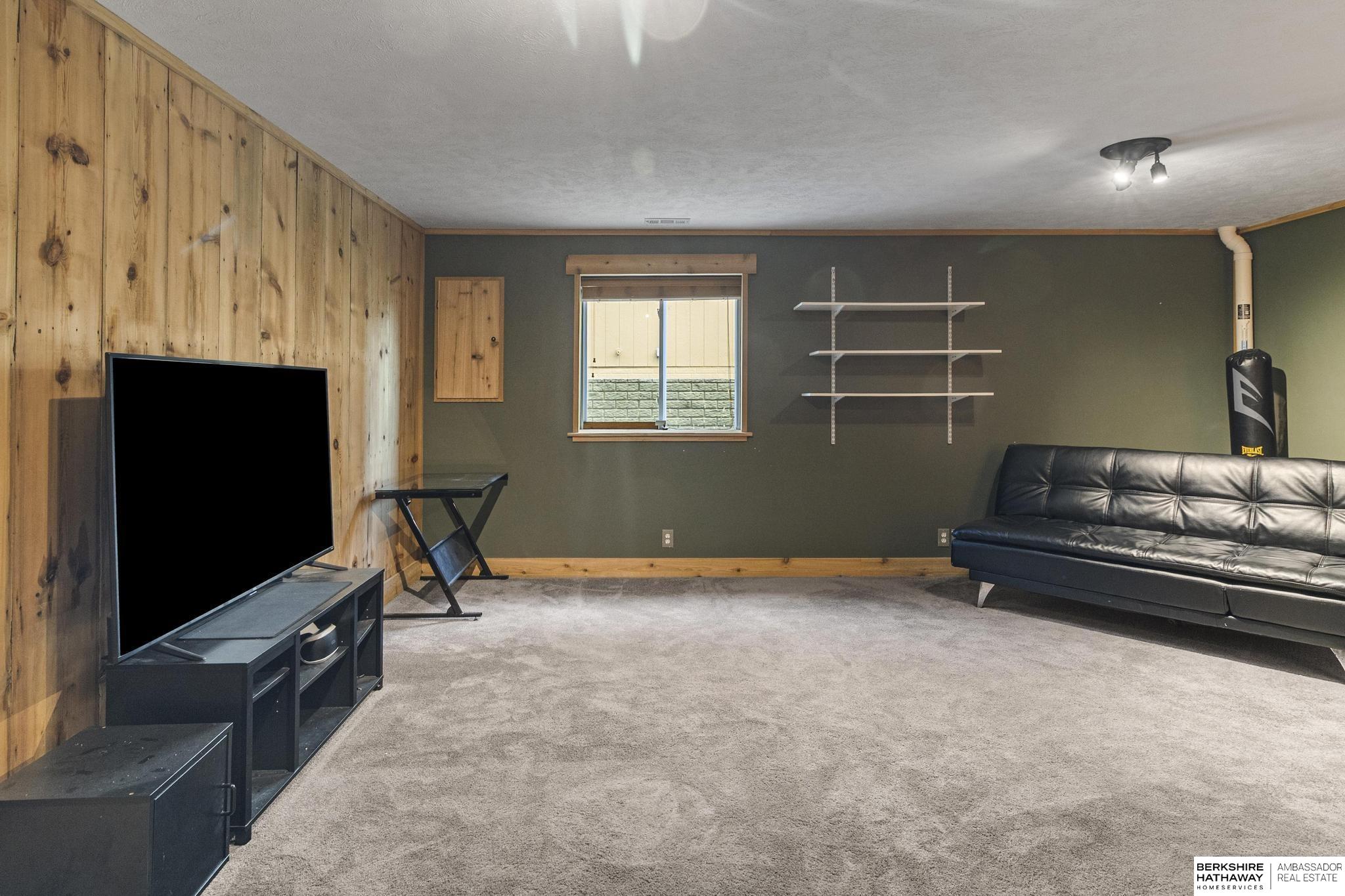 Omaha, Nebraska 68142, United States, 3 Bedrooms Bedrooms, ,2 BathroomsBathrooms,Residential,Active,235745