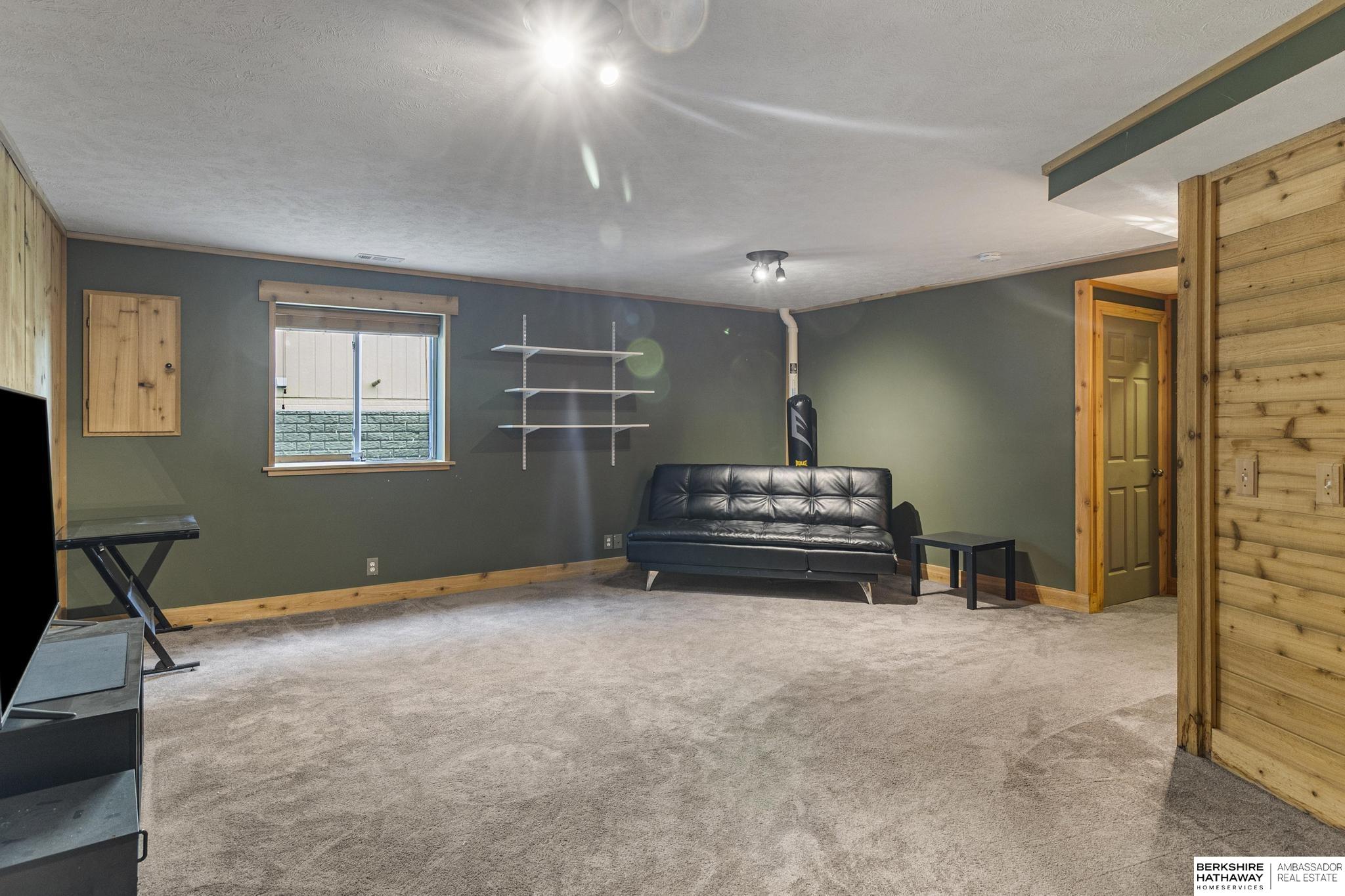 Omaha, Nebraska 68142, United States, 3 Bedrooms Bedrooms, ,2 BathroomsBathrooms,Residential,Active,235745