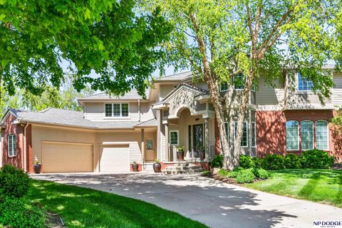 Photo of 16026 Lake Circle, Omaha, NE 68116 (MLS # 22613637)