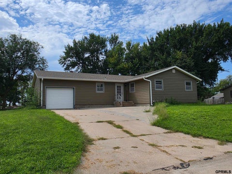 Photo of 612 E Elm Street, Sutton, NE 68979 (MLS # 22626468)