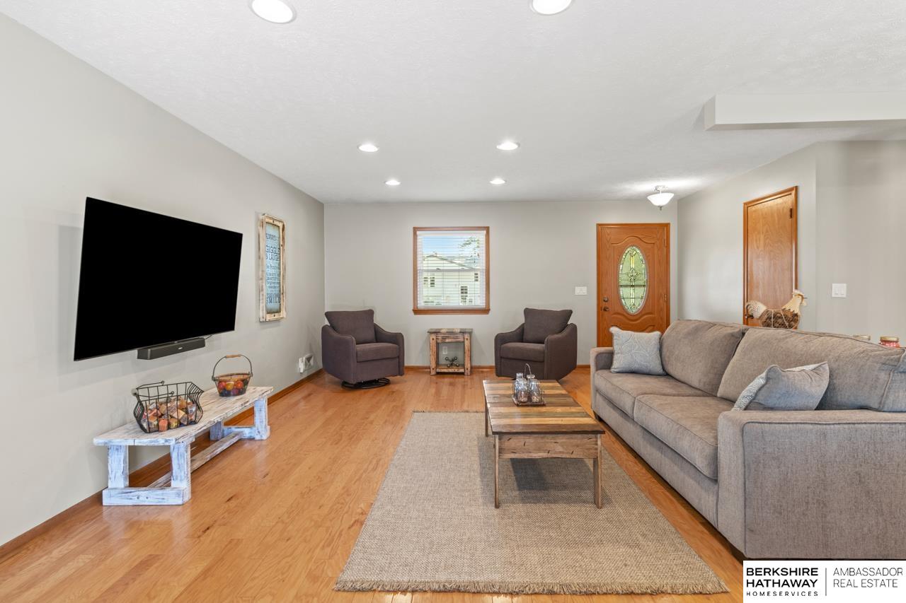 Omaha, Nebraska 68134, United States, 3 Bedrooms Bedrooms, ,3 BathroomsBathrooms,Residential,Active,152244