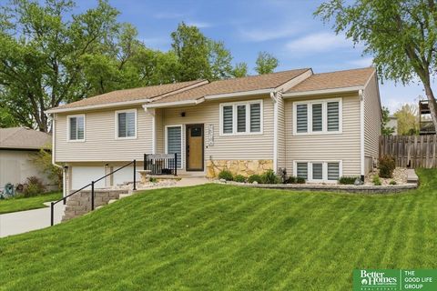 Photo of 15106 Jackson Street, Omaha, NE 68154 (MLS # 22611694)