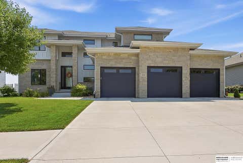 Photo of 21519 Grover Street, Elkhorn, NE 68022 (MLS # 22621544)