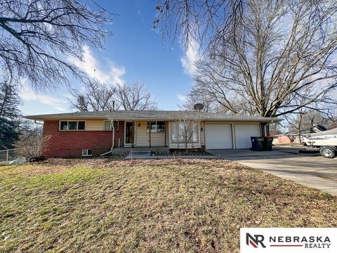 Photo of 6501 Franklin Street, Lincoln, NE 68506 (MLS # 22606785)