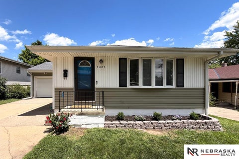 Photo of 4605 N 55th Street, Omaha, NE 68104 (MLS # 22617338)