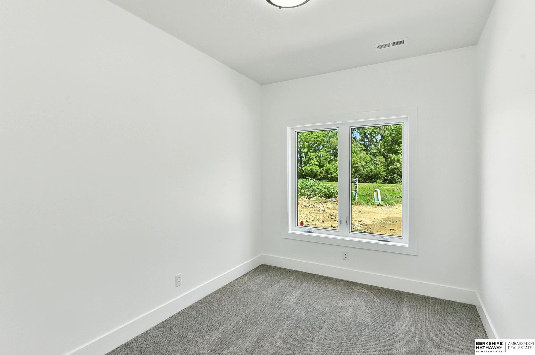 Gretna, Nebraska 68028, United States, 5 Bedrooms Bedrooms, ,3 BathroomsBathrooms,Residential,Active,152542