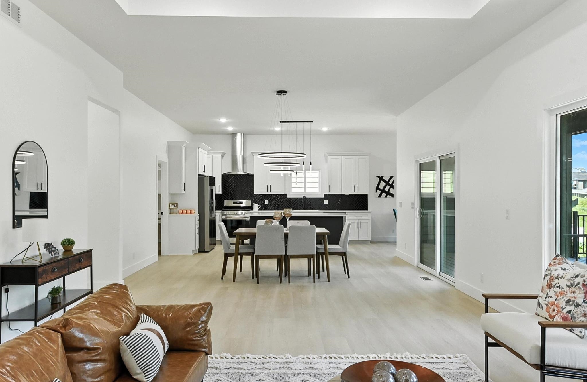 Gretna, Nebraska 68028, United States, 5 Bedrooms Bedrooms, ,3 BathroomsBathrooms,Residential,Active,152542