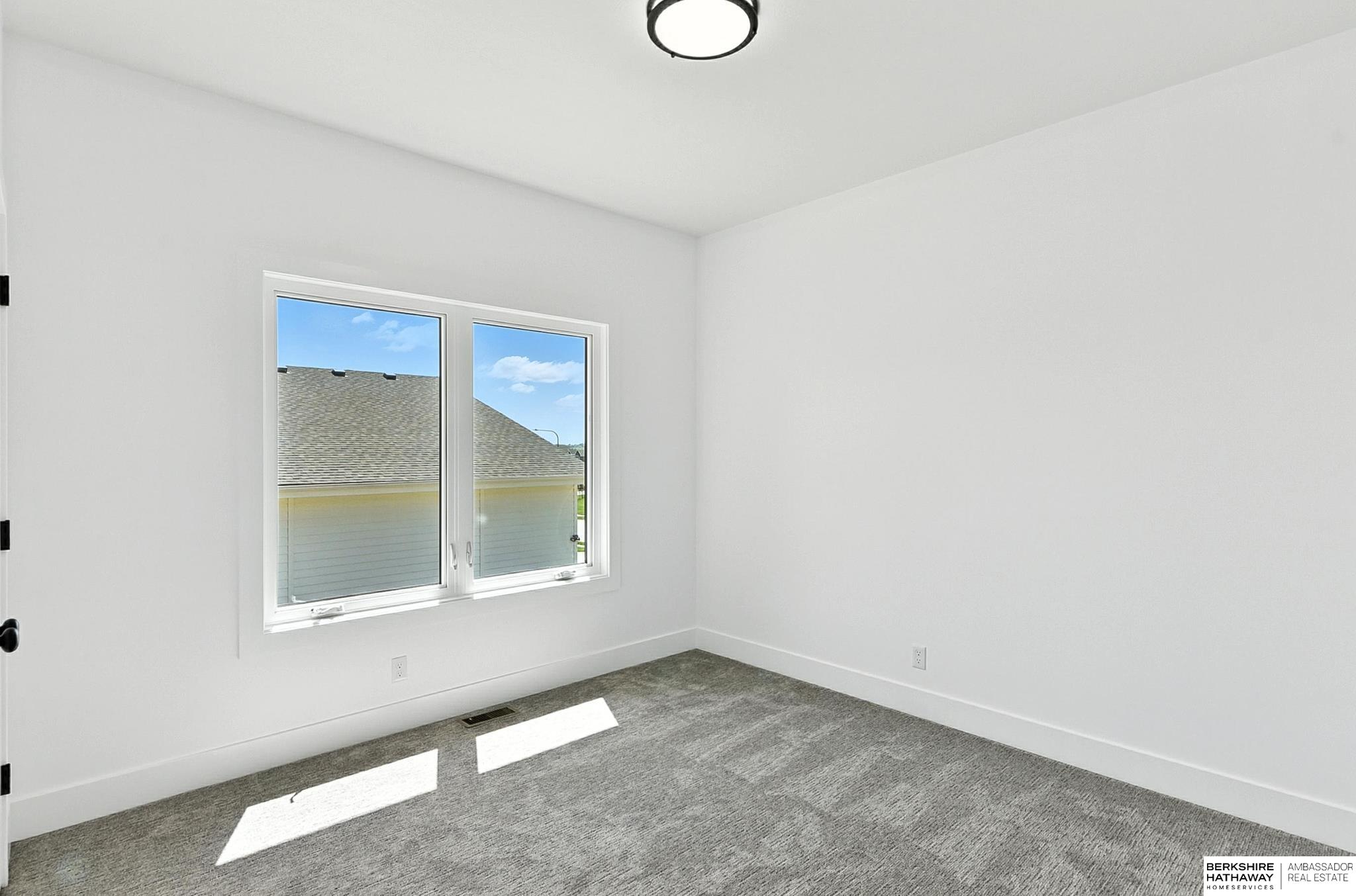 Gretna, Nebraska 68028, United States, 5 Bedrooms Bedrooms, ,3 BathroomsBathrooms,Residential,Active,152542