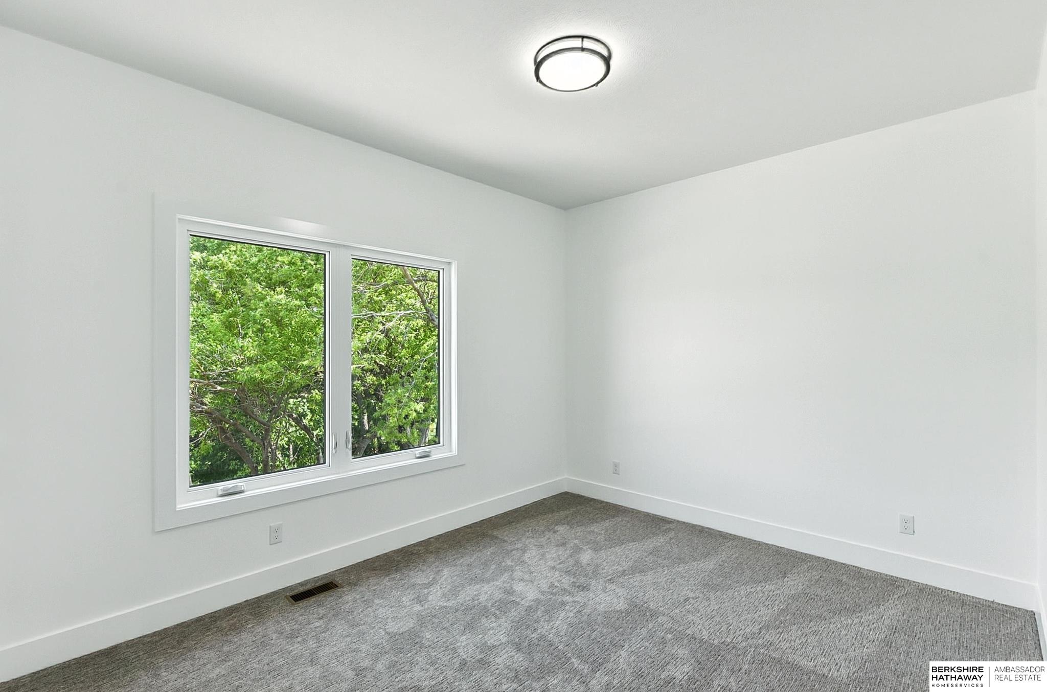 Gretna, Nebraska 68028, United States, 5 Bedrooms Bedrooms, ,3 BathroomsBathrooms,Residential,Active,152542