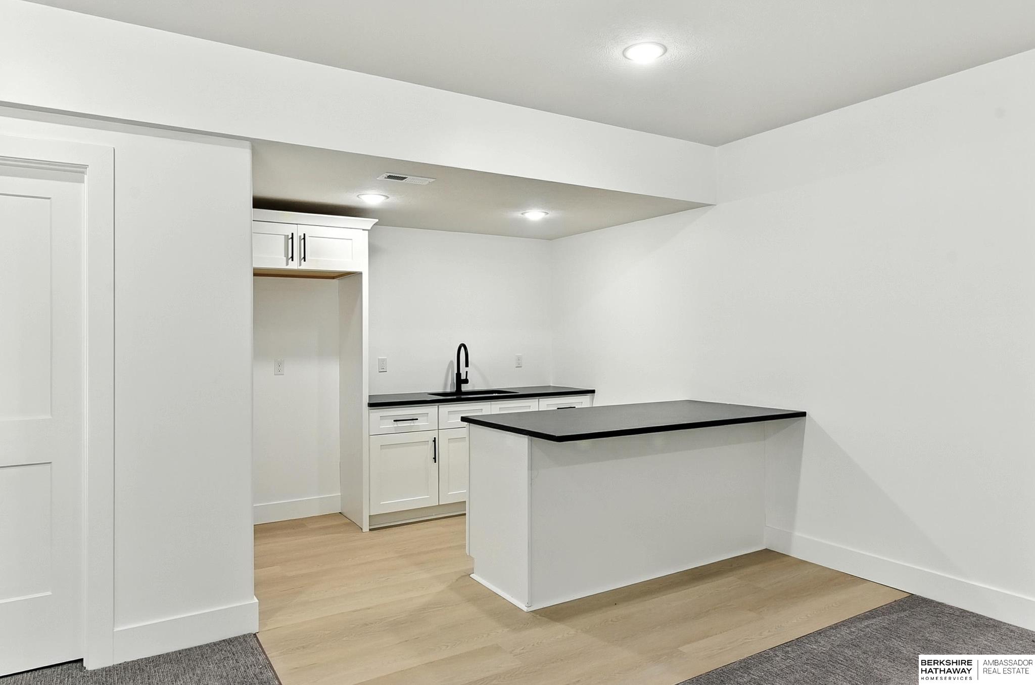 Gretna, Nebraska 68028, United States, 5 Bedrooms Bedrooms, ,3 BathroomsBathrooms,Residential,Active,152542