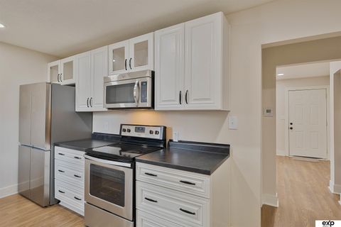 Photo of 3305 N 38 Street, Omaha, NE 68111 (MLS # 22604311)