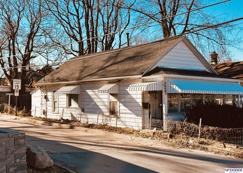 Photo of 2513 I Street, Omaha, NE 68107 (MLS # 22602339)