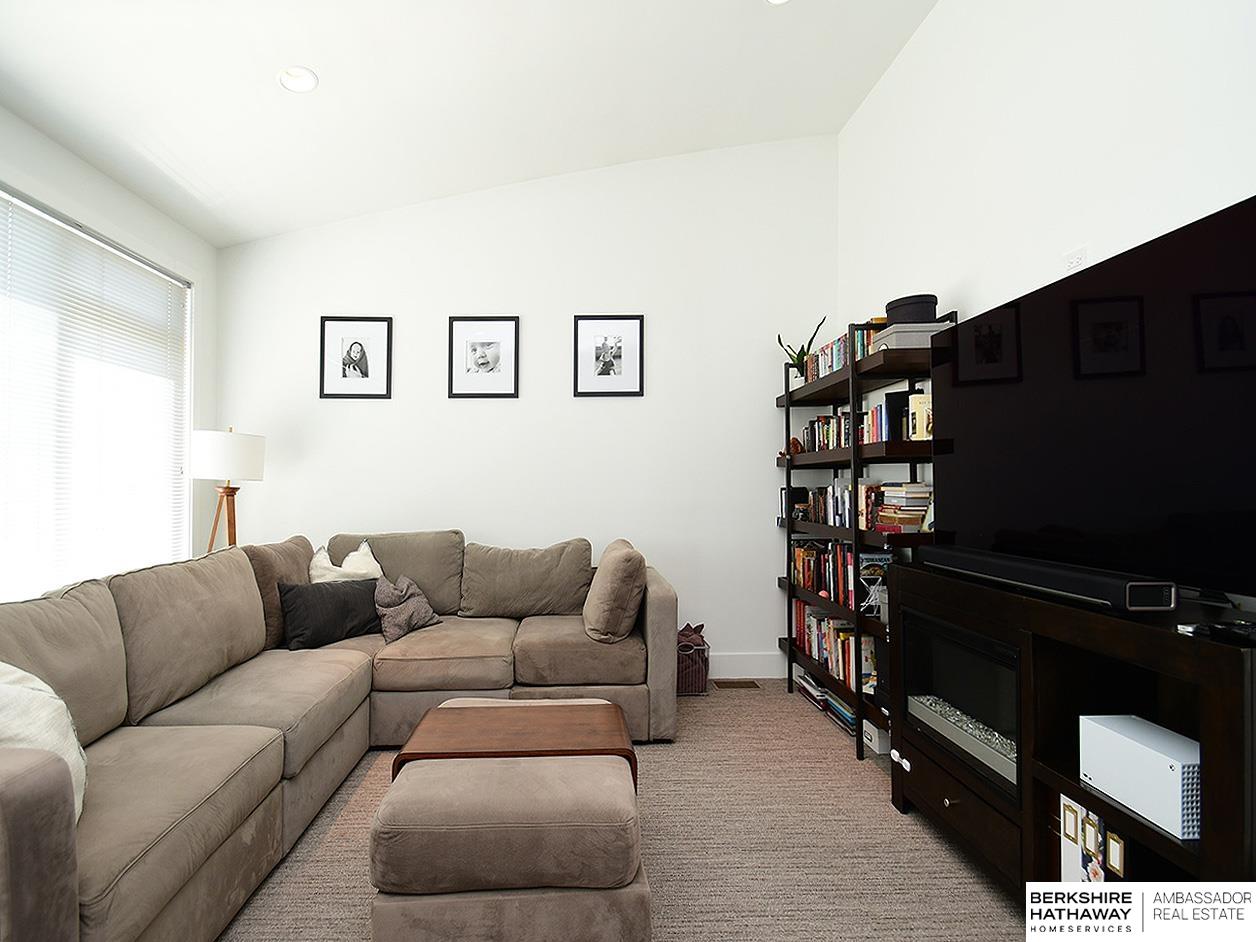 Omaha, Nebraska 68102, United States, 3 Bedrooms Bedrooms, ,2 BathroomsBathrooms,Residential,Active,134964