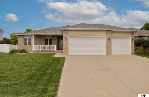 Photo of 6530 Blackstone Road, Lincoln, NE 68526 (MLS # 22601499)