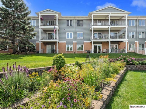 Photo of 3001 S 51st Street Court #372, Lincoln, NE 68506 (MLS # 22627425)