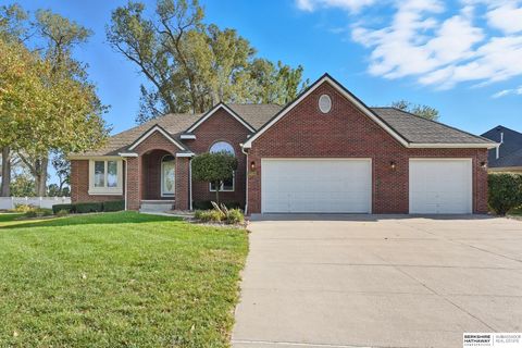 Photo of 113 Shoreline Drive, Carter Lake, IA 51510 (MLS # 22529598)