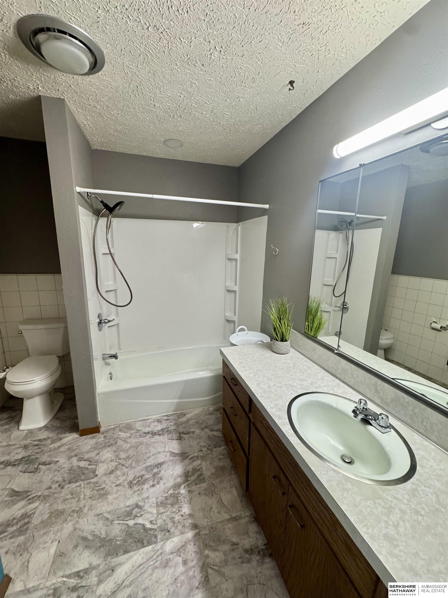 Tecumseh, Nebraska 68450, United States, 3 Bedrooms Bedrooms, ,3 BathroomsBathrooms,Residential,Active,243911