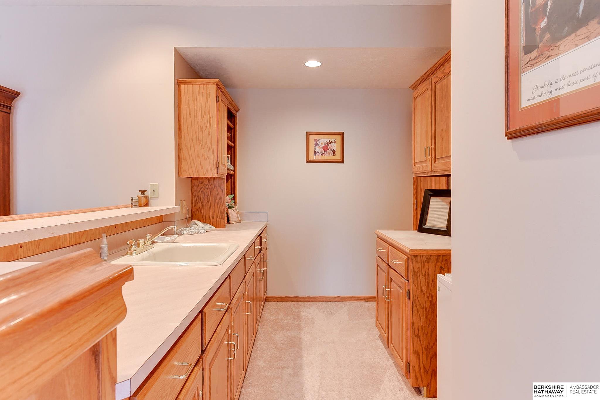 Omaha, Nebraska 68114, United States, 5 Bedrooms Bedrooms, ,4 BathroomsBathrooms,Residential,Active,111138