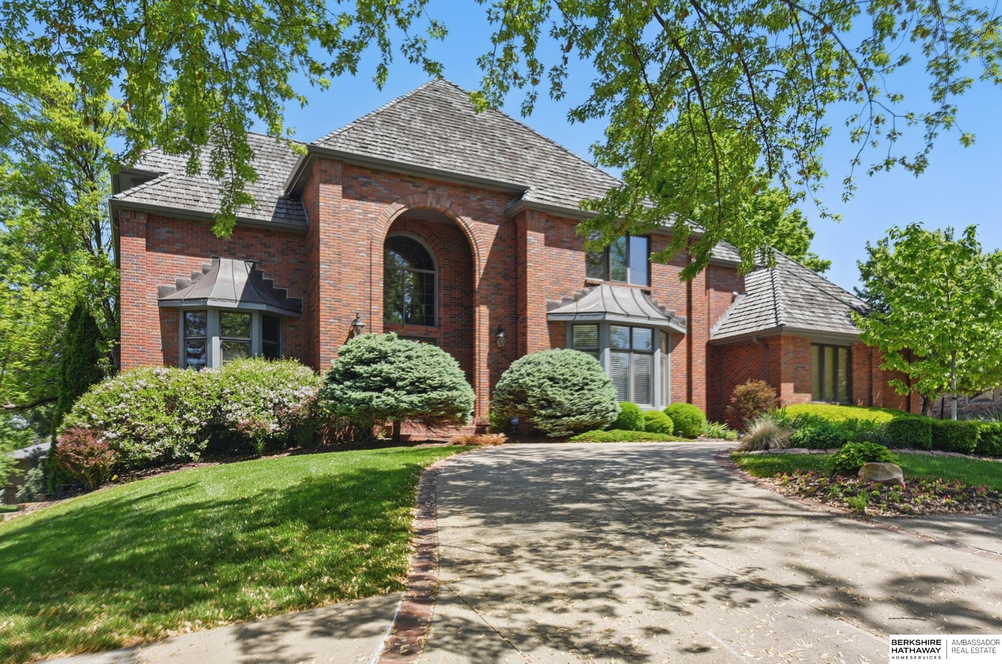 Omaha, Nebraska 68114, United States, 5 Bedrooms Bedrooms, ,4 BathroomsBathrooms,Residential,Active,111138