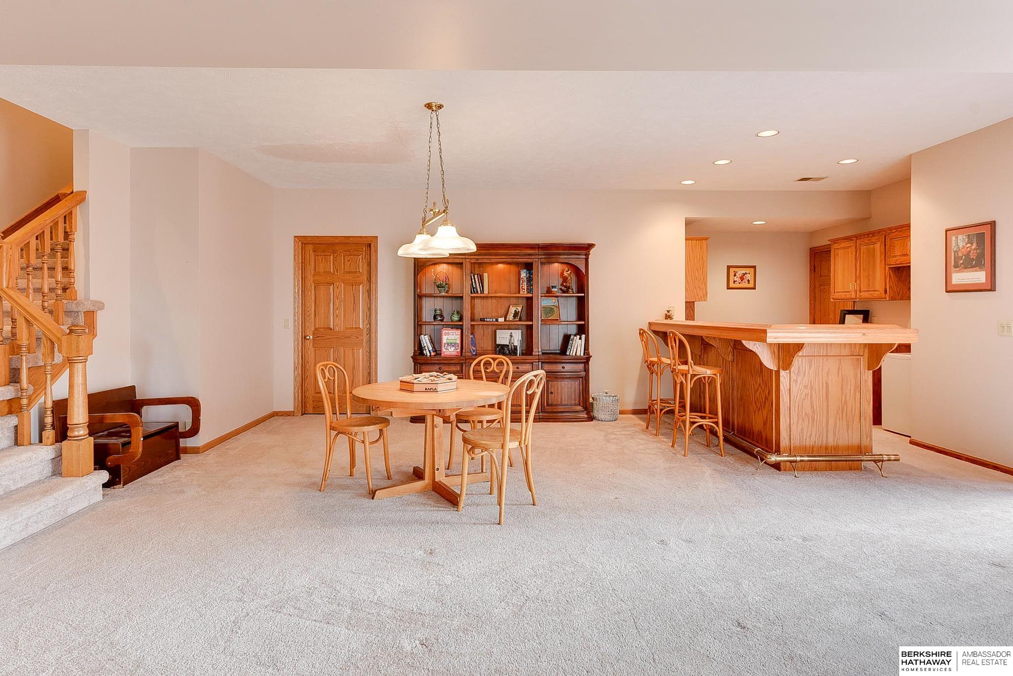 Omaha, Nebraska 68114, United States, 5 Bedrooms Bedrooms, ,4 BathroomsBathrooms,Residential,Active,111138