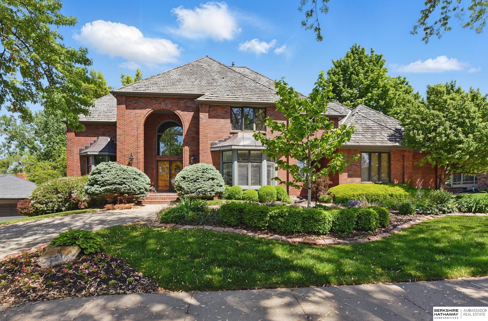 Omaha, Nebraska 68114, United States, 5 Bedrooms Bedrooms, ,4 BathroomsBathrooms,Residential,Active,111138