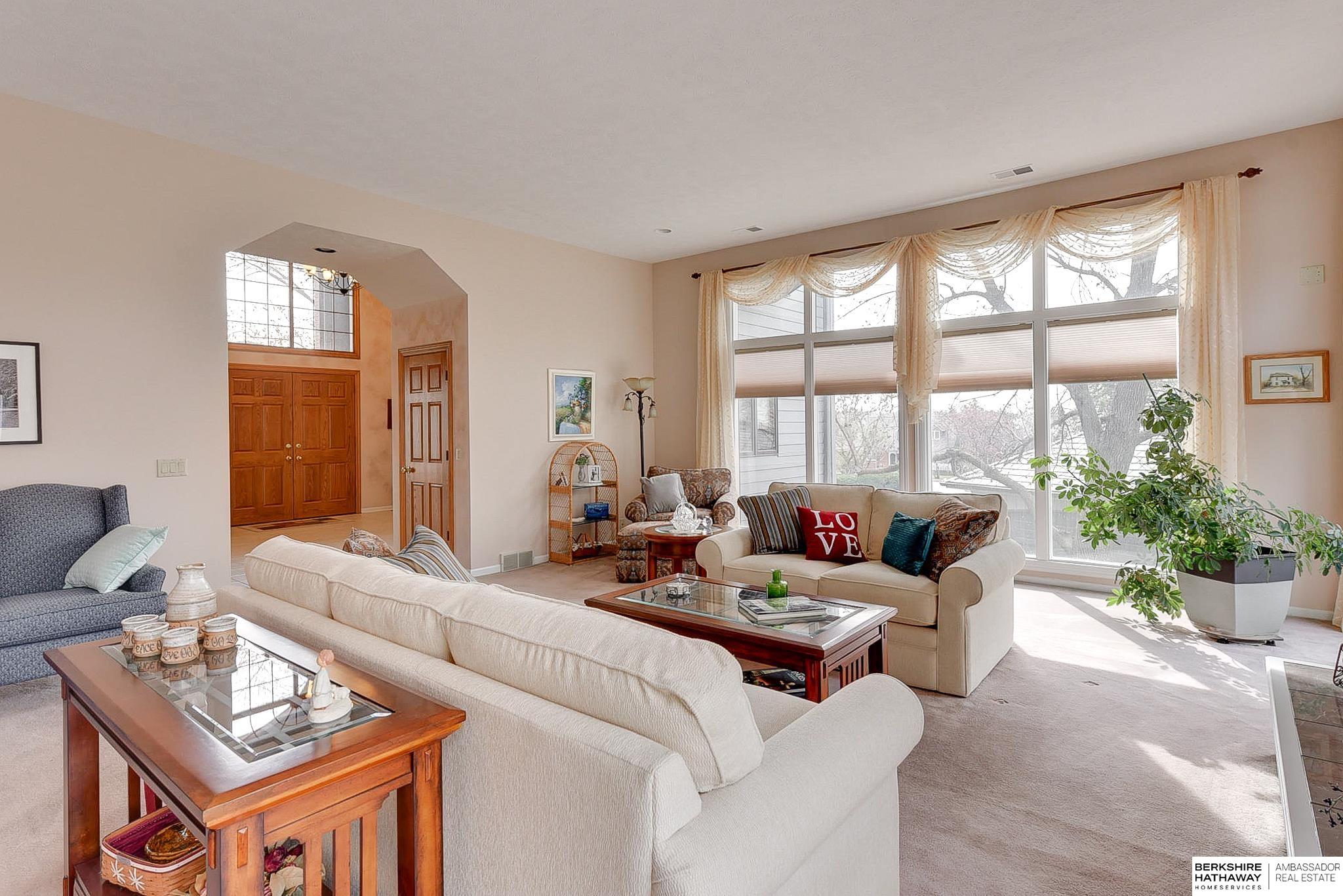 Omaha, Nebraska 68114, United States, 5 Bedrooms Bedrooms, ,4 BathroomsBathrooms,Residential,Active,111138