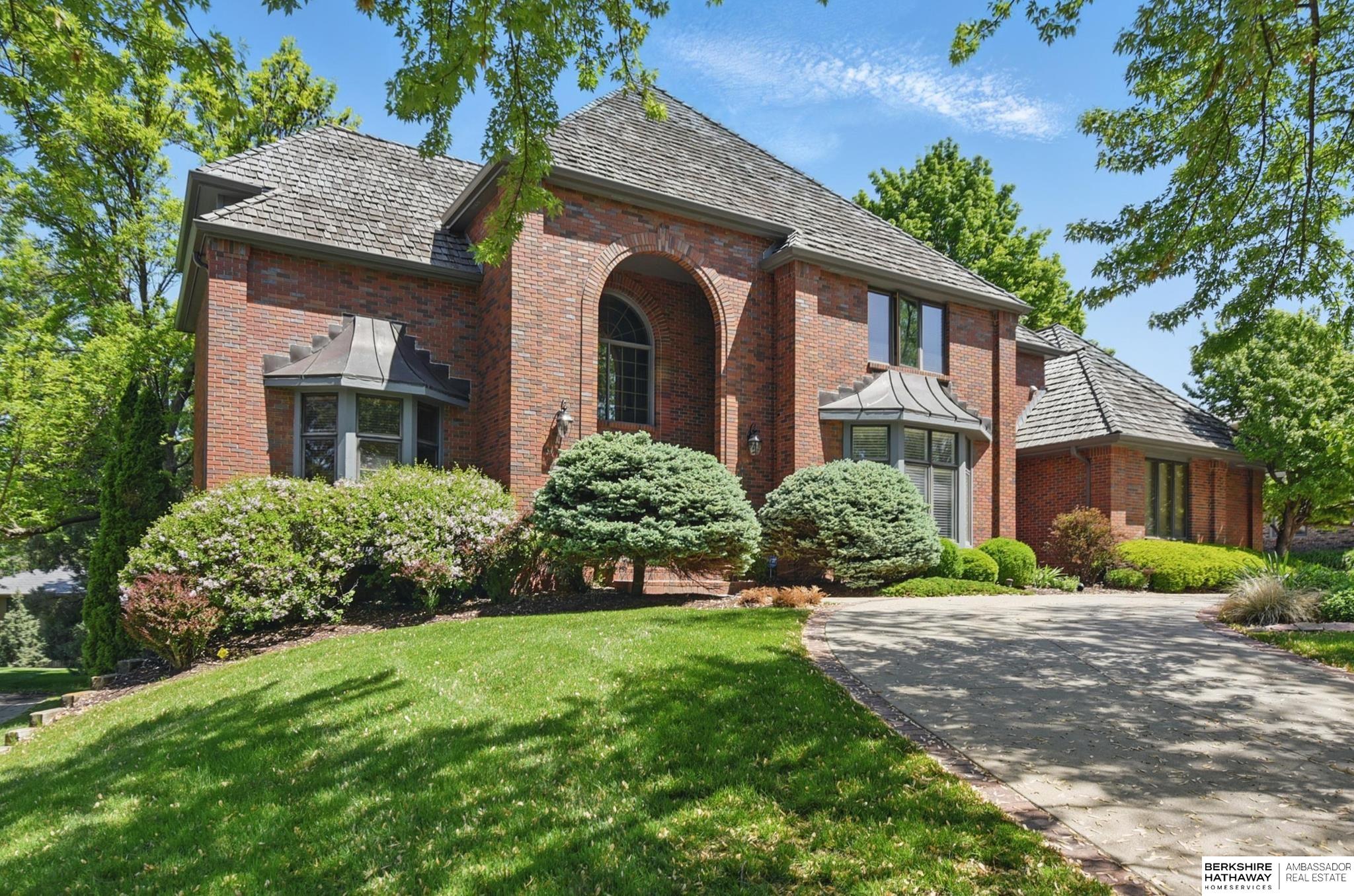 Omaha, Nebraska 68114, United States, 5 Bedrooms Bedrooms, ,4 BathroomsBathrooms,Residential,Active,111138