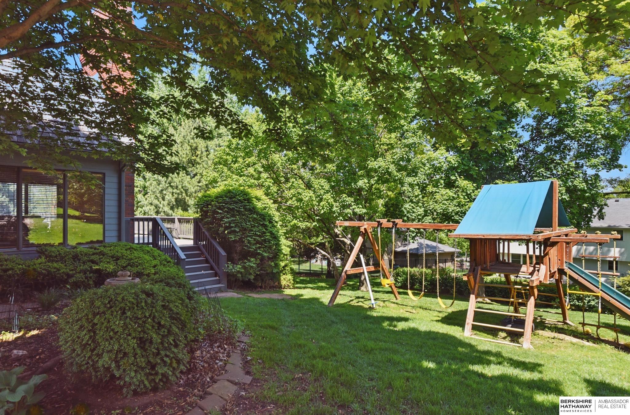 Omaha, Nebraska 68114, United States, 5 Bedrooms Bedrooms, ,4 BathroomsBathrooms,Residential,Active,111138