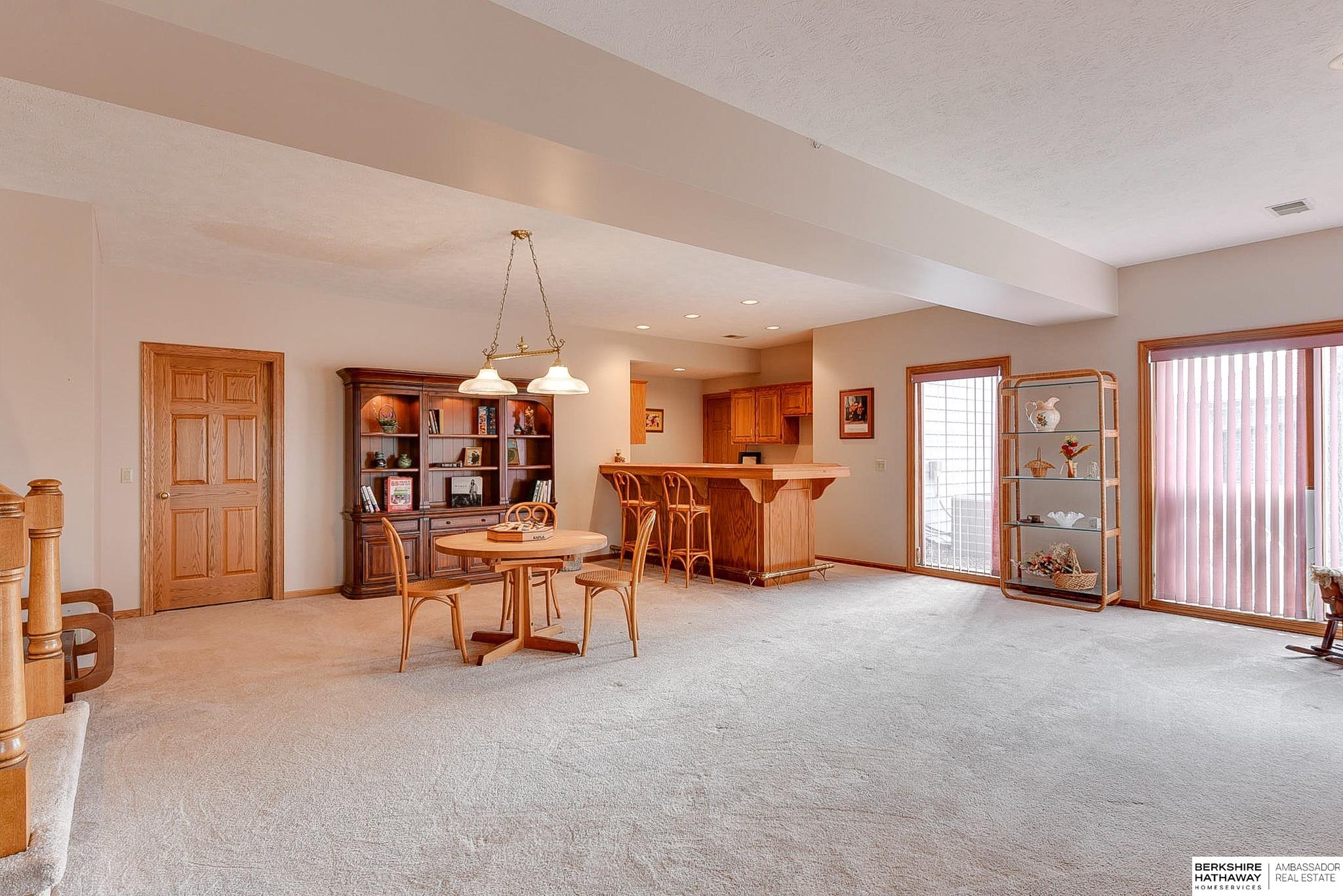 Omaha, Nebraska 68114, United States, 5 Bedrooms Bedrooms, ,4 BathroomsBathrooms,Residential,Active,111138