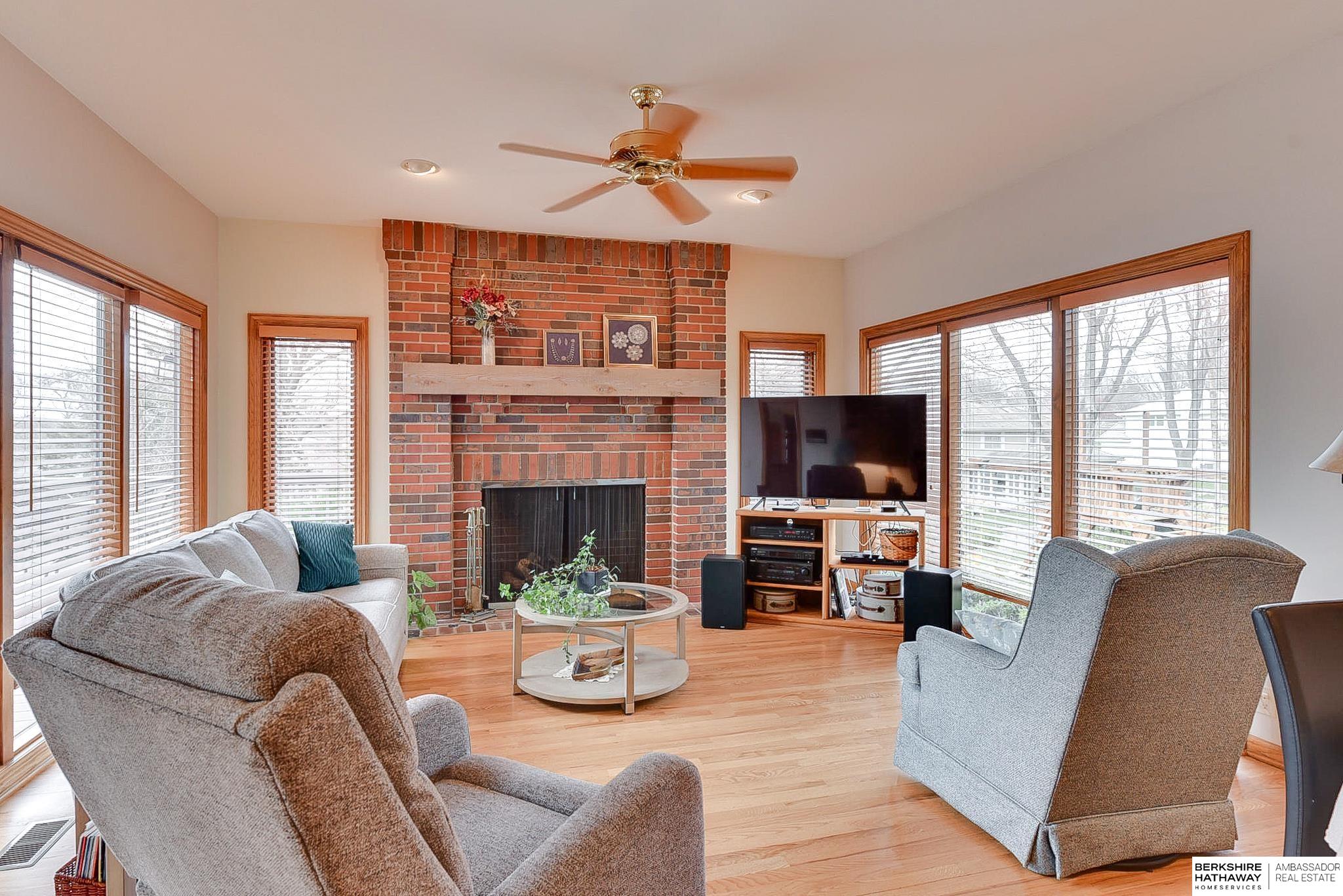 Omaha, Nebraska 68114, United States, 5 Bedrooms Bedrooms, ,4 BathroomsBathrooms,Residential,Active,111138