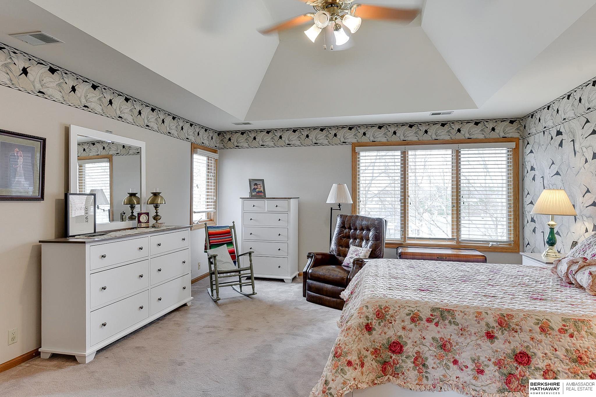 Omaha, Nebraska 68114, United States, 5 Bedrooms Bedrooms, ,4 BathroomsBathrooms,Residential,Active,111138