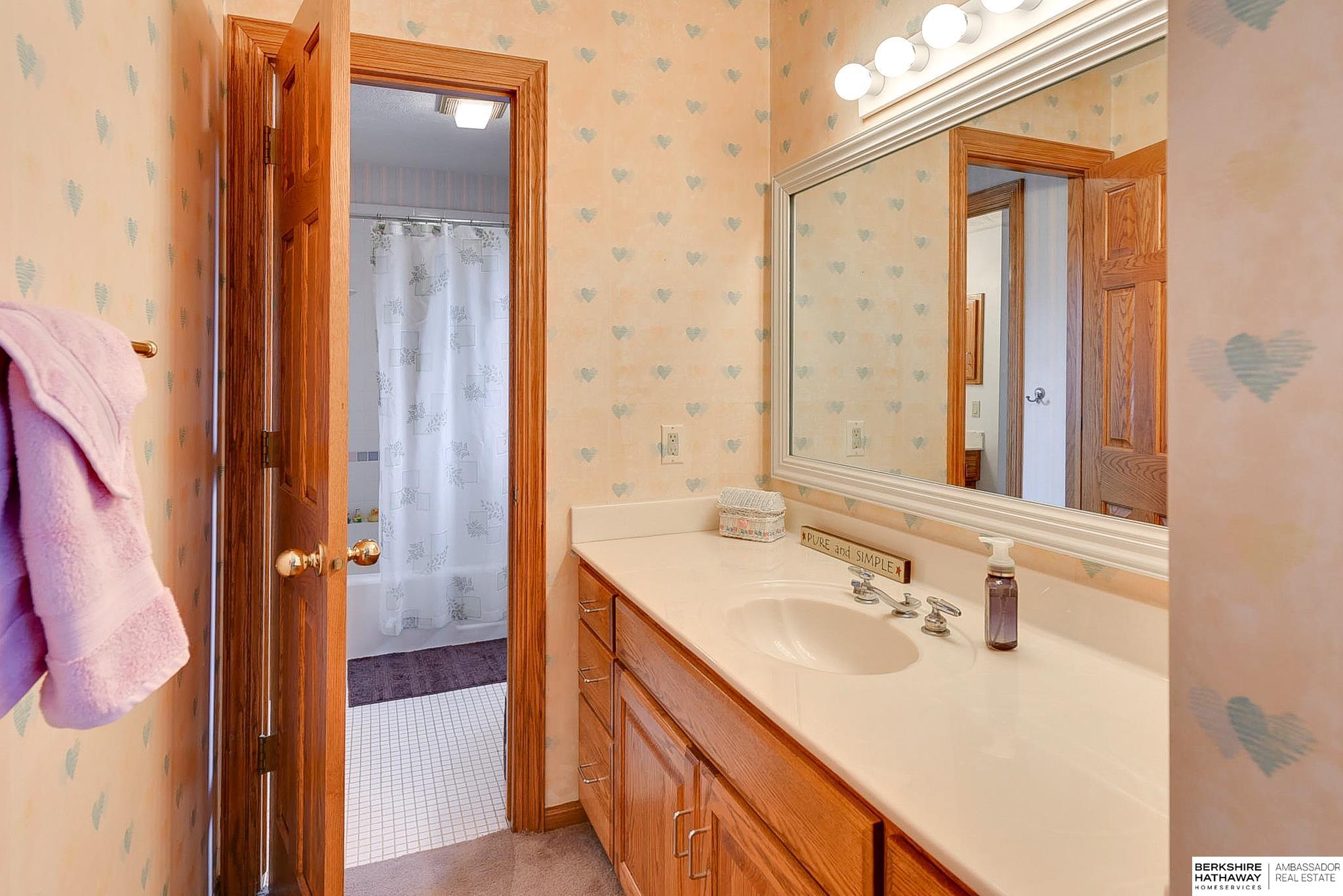 Omaha, Nebraska 68114, United States, 5 Bedrooms Bedrooms, ,4 BathroomsBathrooms,Residential,Active,111138