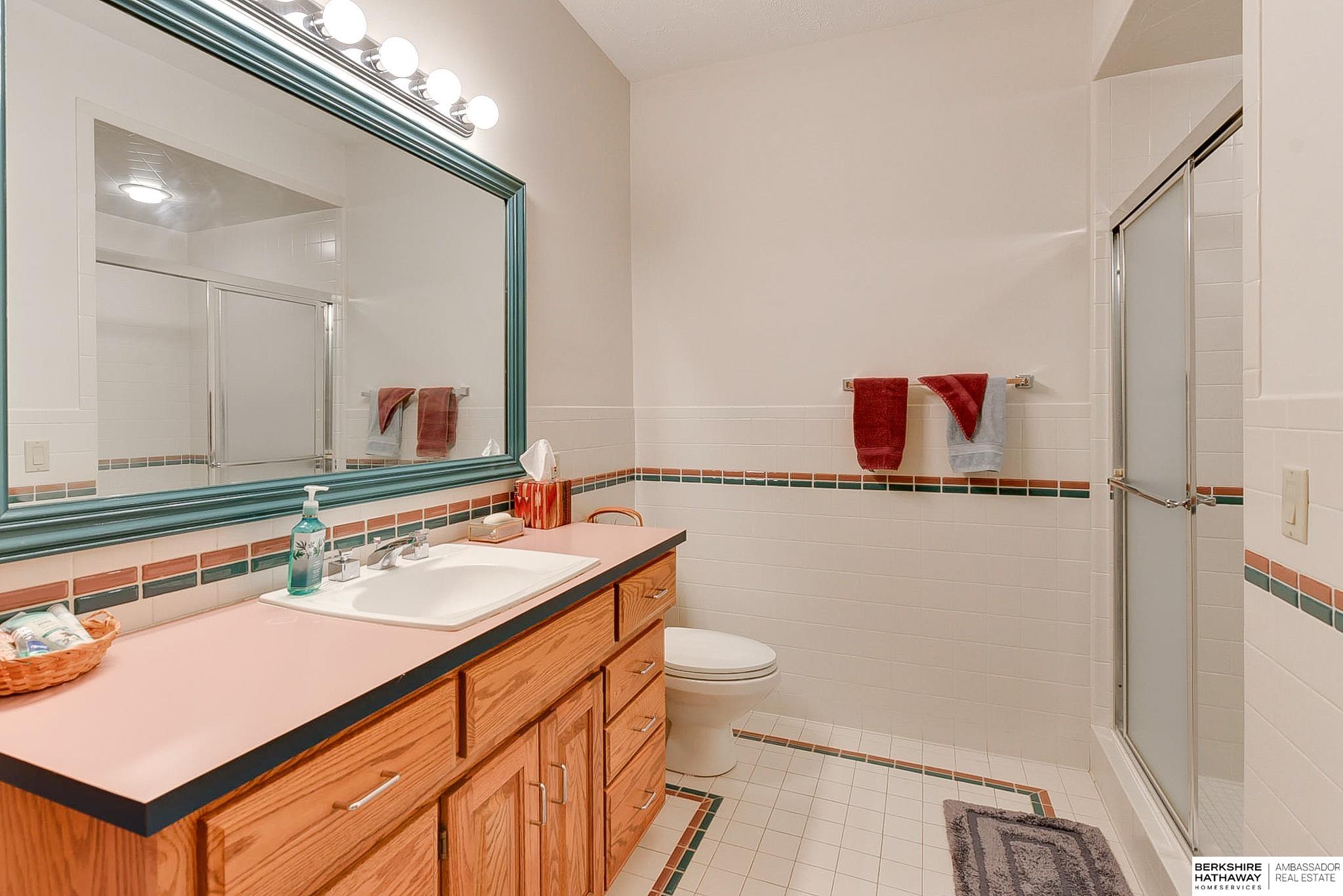 Omaha, Nebraska 68114, United States, 5 Bedrooms Bedrooms, ,4 BathroomsBathrooms,Residential,Active,111138