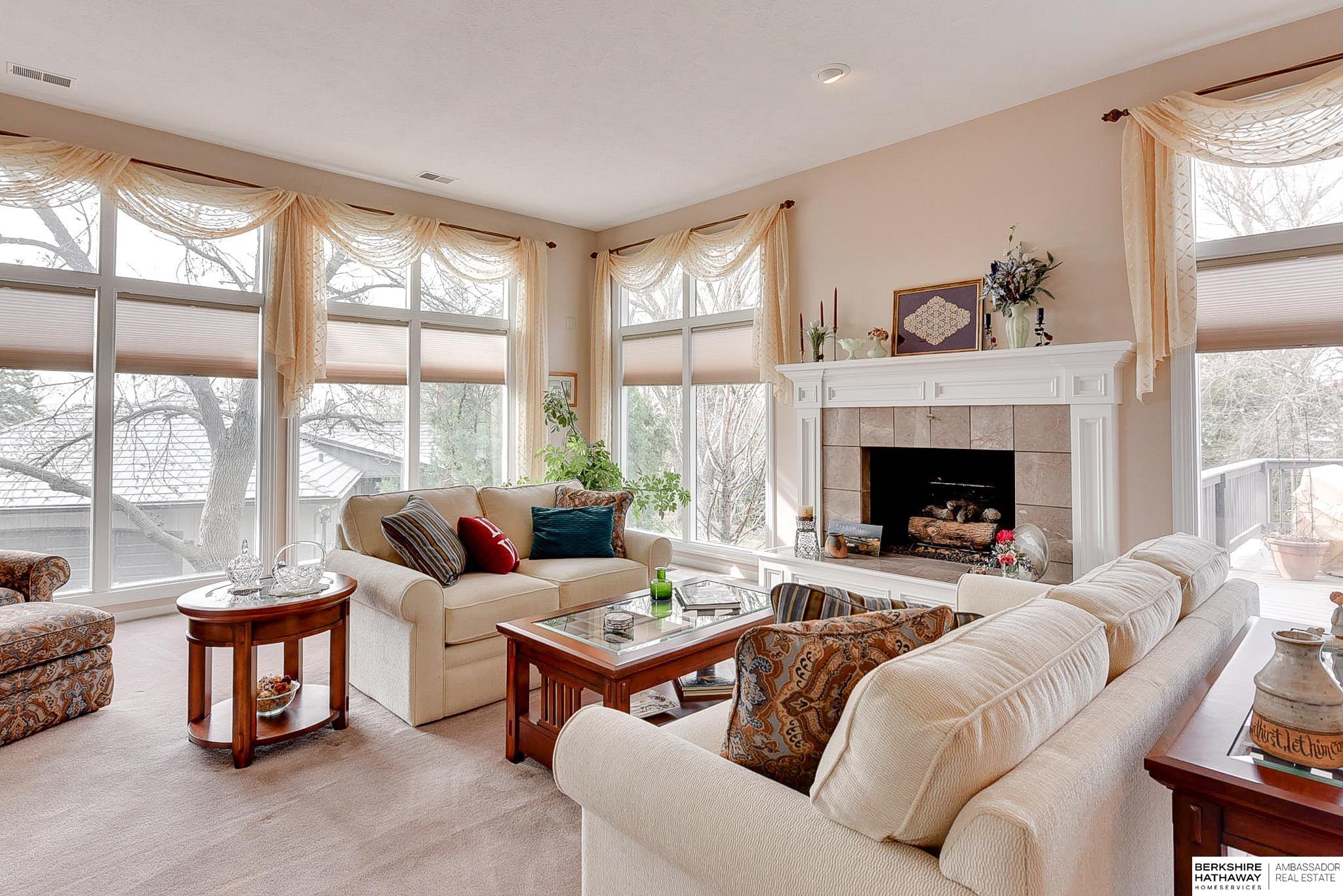 Omaha, Nebraska 68114, United States, 5 Bedrooms Bedrooms, ,4 BathroomsBathrooms,Residential,Active,111138