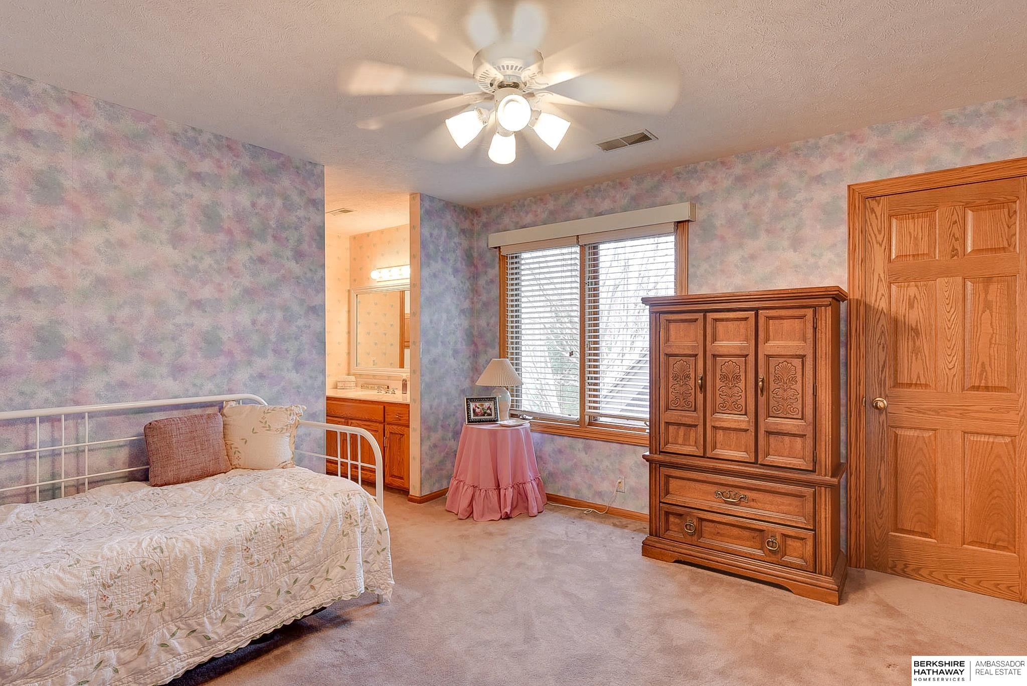 Omaha, Nebraska 68114, United States, 5 Bedrooms Bedrooms, ,4 BathroomsBathrooms,Residential,Active,111138