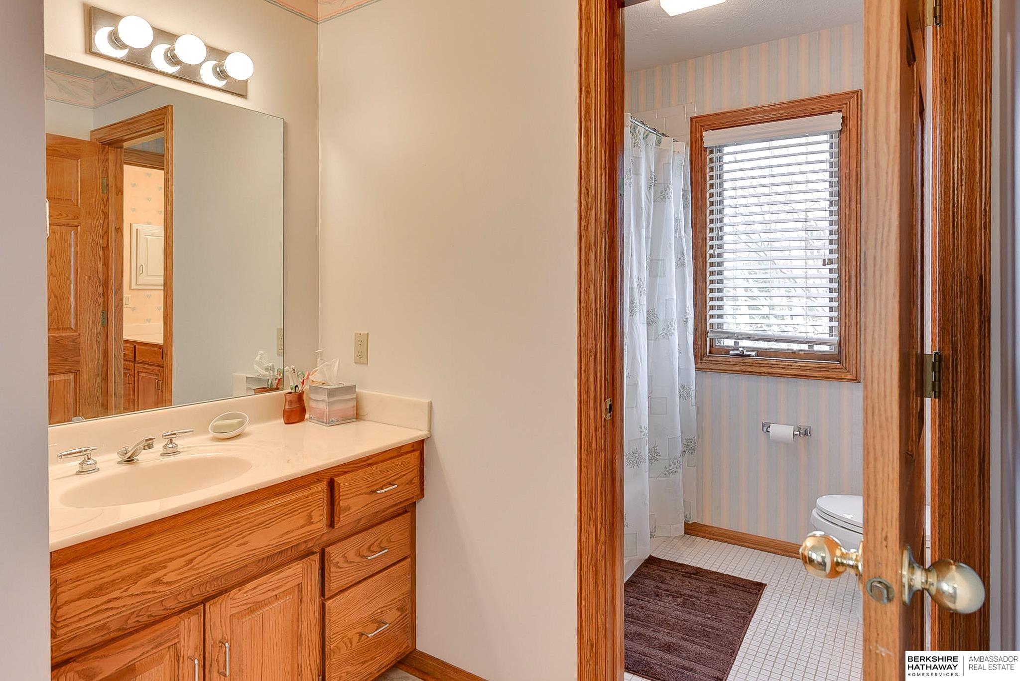 Omaha, Nebraska 68114, United States, 5 Bedrooms Bedrooms, ,4 BathroomsBathrooms,Residential,Active,111138