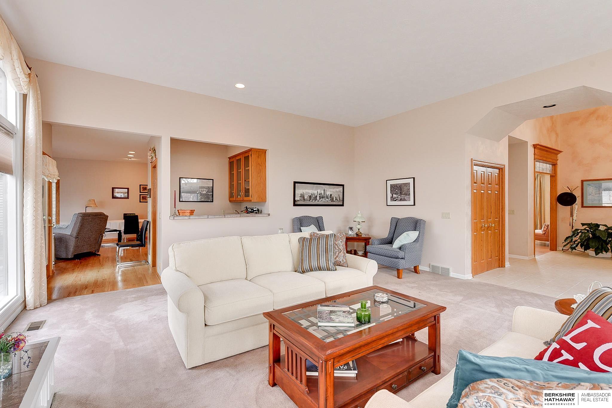 Omaha, Nebraska 68114, United States, 5 Bedrooms Bedrooms, ,4 BathroomsBathrooms,Residential,Active,111138