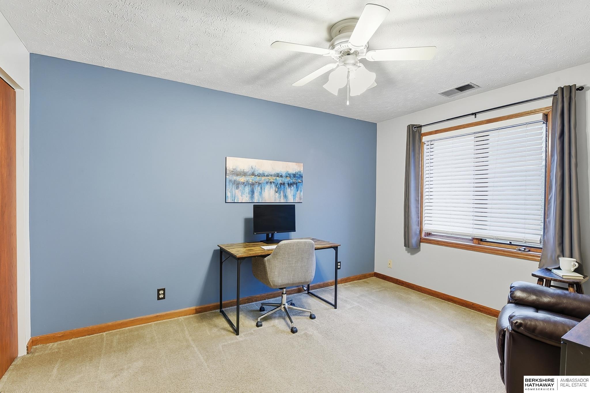 Omaha, Nebraska 68131, United States, 2 Bedrooms Bedrooms, ,1 BathroomBathrooms,Residential,Active,247444