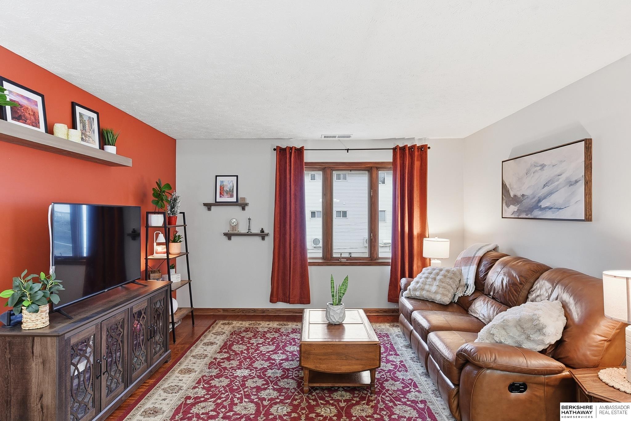 Omaha, Nebraska 68131, United States, 2 Bedrooms Bedrooms, ,1 BathroomBathrooms,Residential,Active,247444